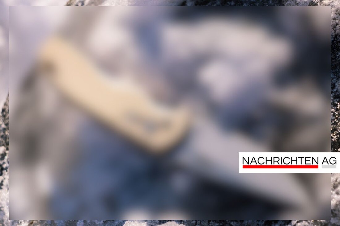 In Hamburg-Altona verletzte ein Patient eine Krankenschwester mit einem Messer. Hintergründe unklar, psychische Störung möglich.